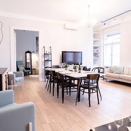 Stunning New Central Home Near Basilica Boedapest Buitenkant foto