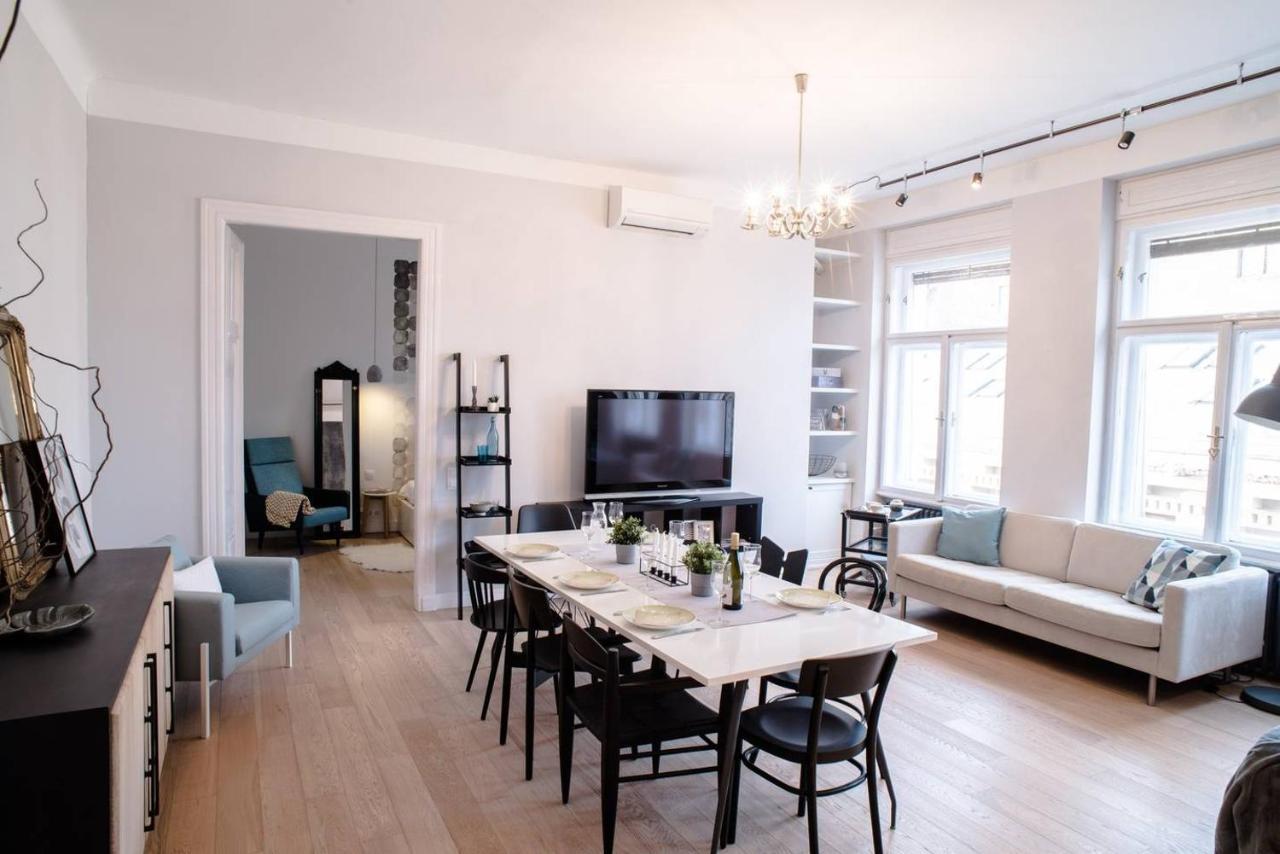 Stunning New Central Home Near Basilica Boedapest Buitenkant foto